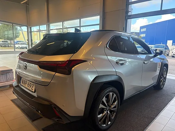 Lexus Ux250H 2023 photo 5