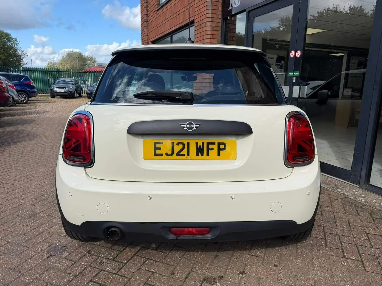 Mini Hatch 2021 photo 5