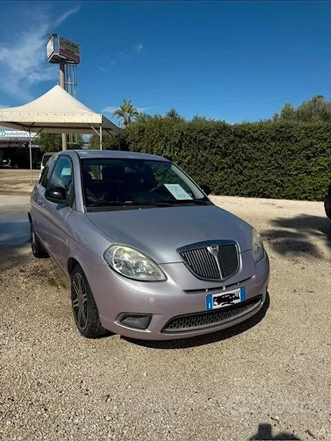 Lancia Ypsilon 2010 photo 2