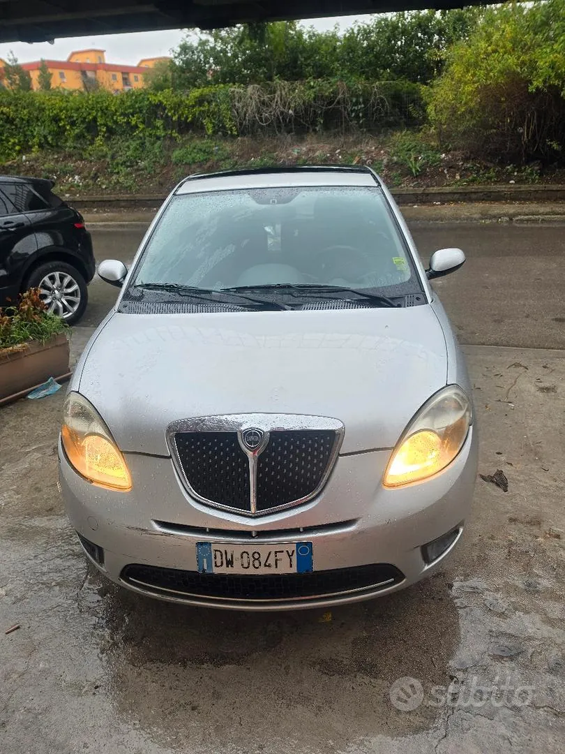 Lancia Ypsilon