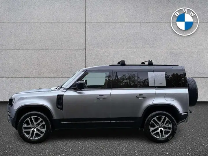 Land Rover Defender 110 2023 photo 4