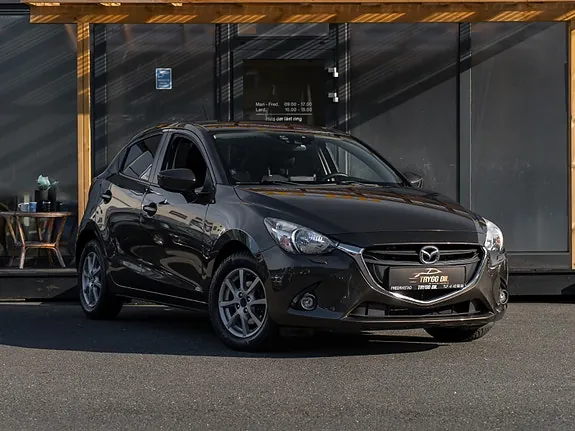 Mazda 2 2016 photo 3