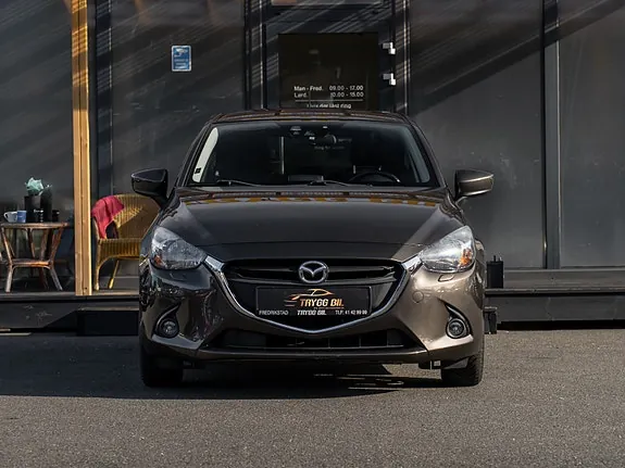 Mazda 2 2016 photo 2