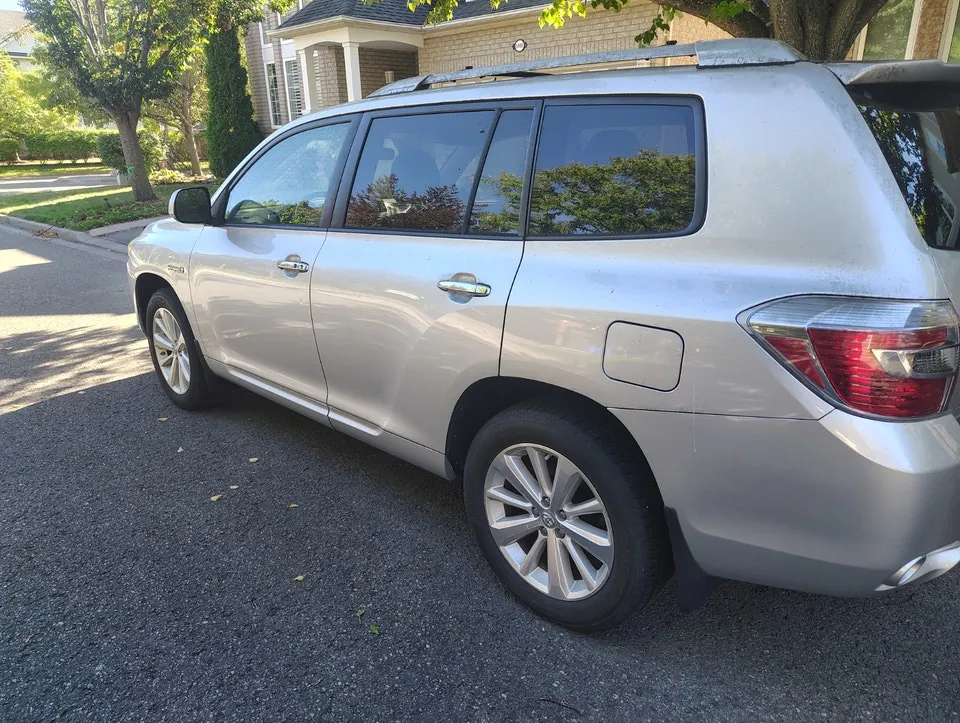 Toyota Highlander 2010 photo 2