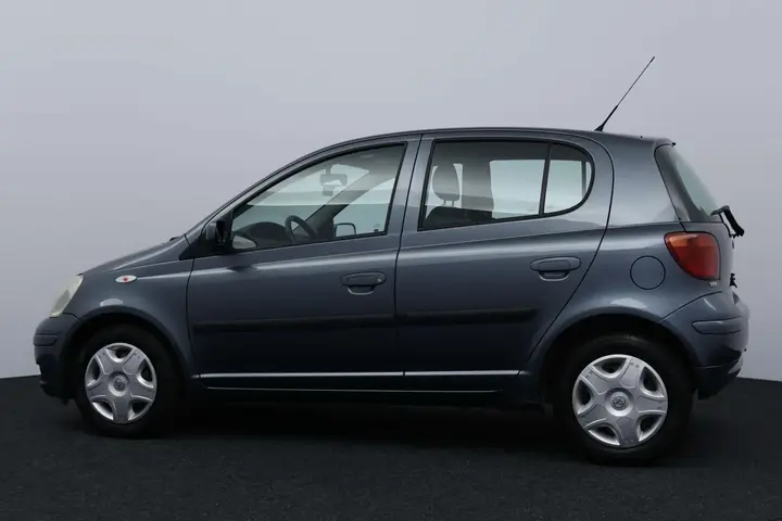 Toyota Yaris 2005 photo 5