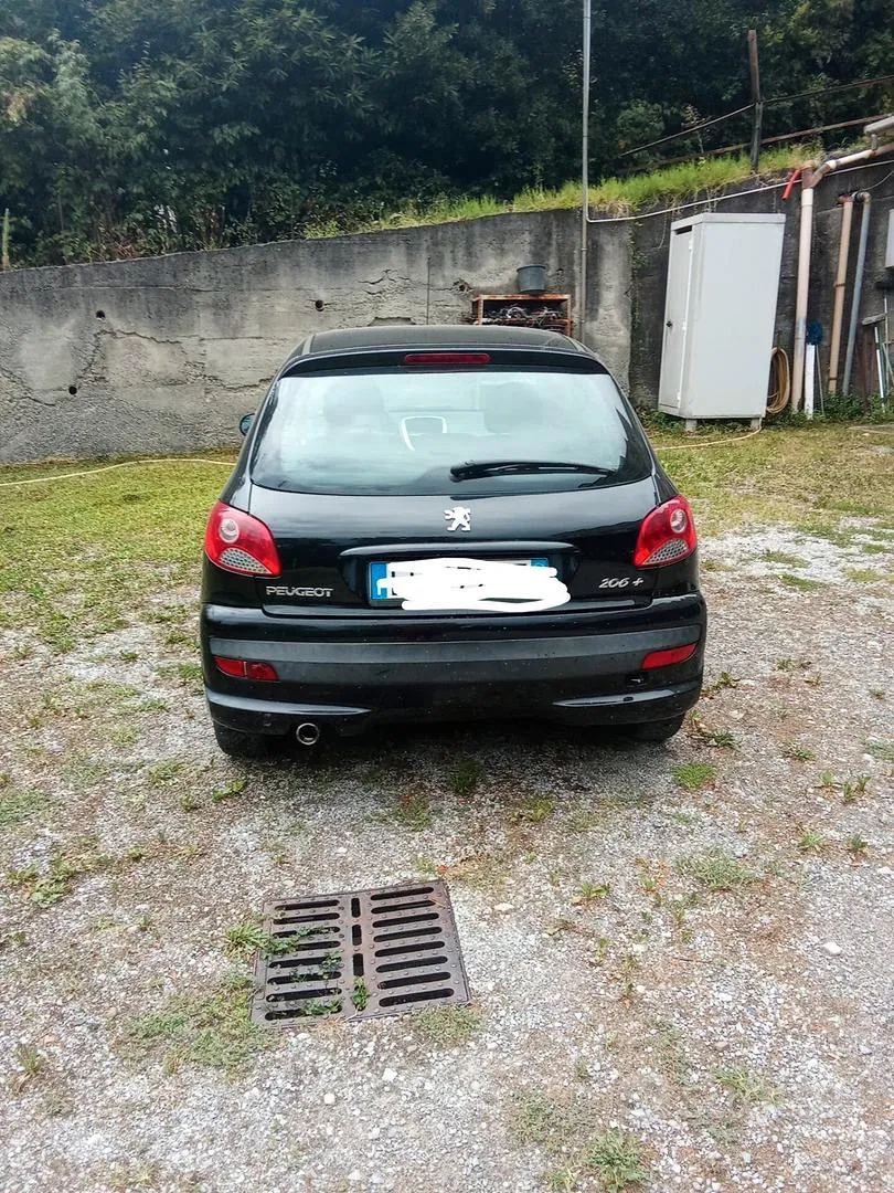 Peugeot 206 2010 photo 2