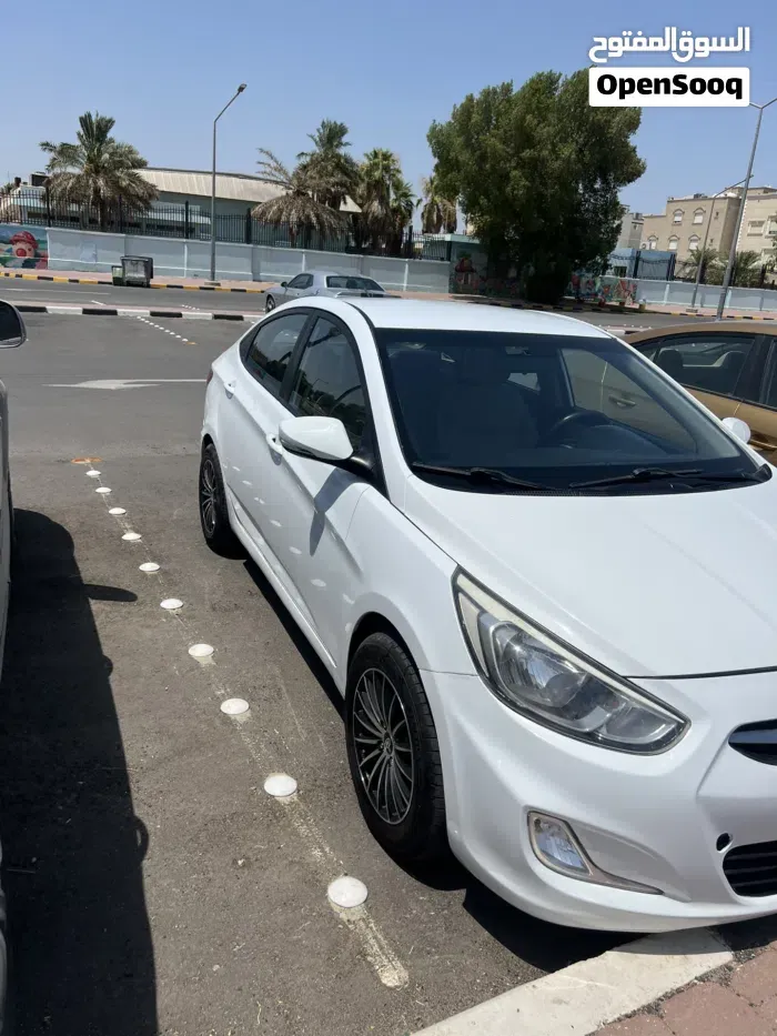 Hyundai Accent 2018 photo 5