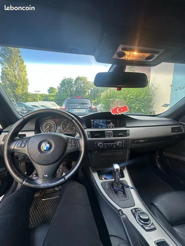 BMW 3 Series 2010 photo 3