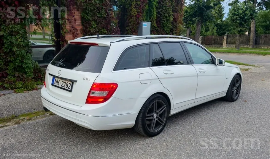 Mercedes-Benz C220 2011 photo 5