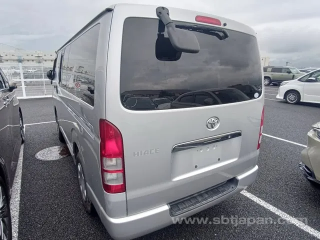 Toyota Hiace Van 2009 photo 3