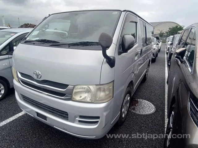 Toyota Hiace Van 2009 photo 2