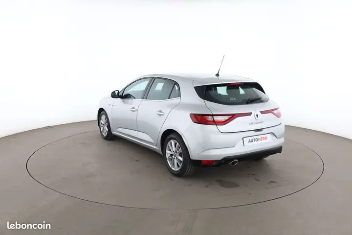 Renault Megane 2018 photo 2