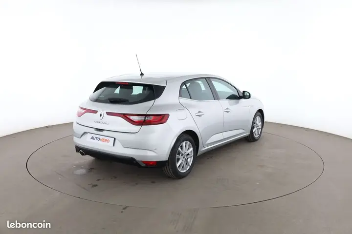Renault Megane 2018 photo 3