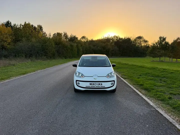 Volkswagen Up 2014 photo 3