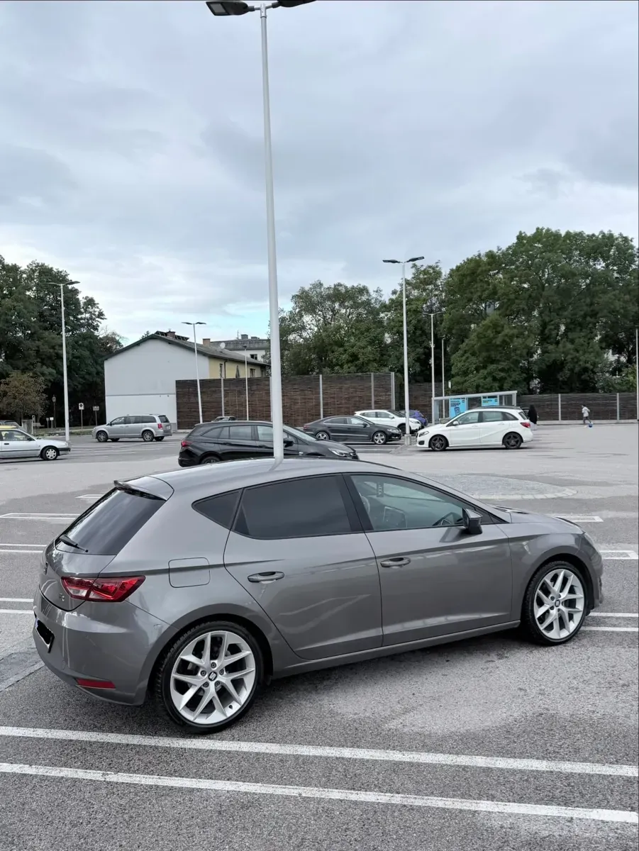 Seat Leon 2013 photo 2