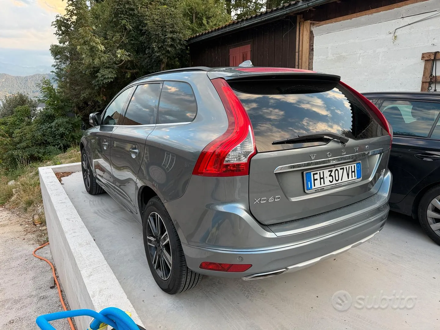 Volvo Xc60 2017 photo 2