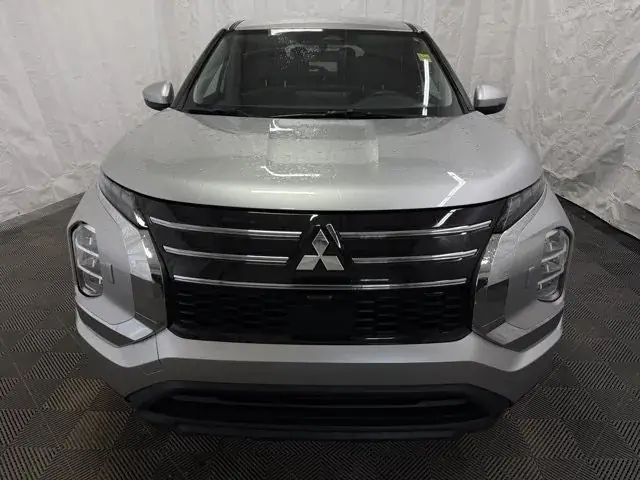 Mitsubishi Outlander 2025 photo 5