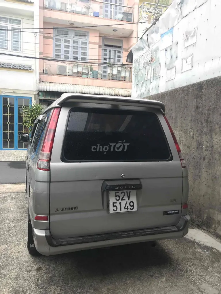 Mitsubishi Jolie