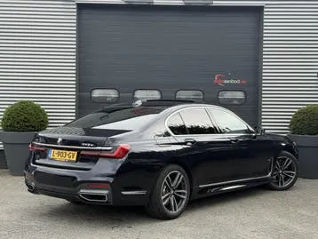 BMW 7 Series 2020 photo 2