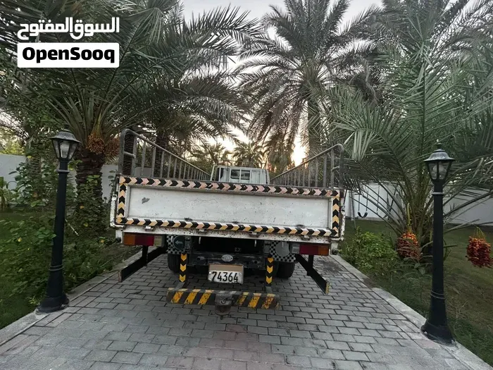 Mitsubishi Canter 2005 photo 2