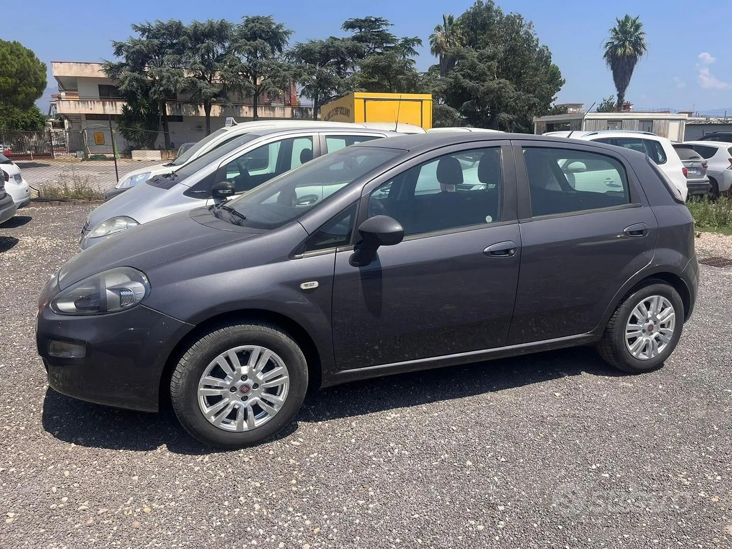 Fiat Punto 2013 photo 2
