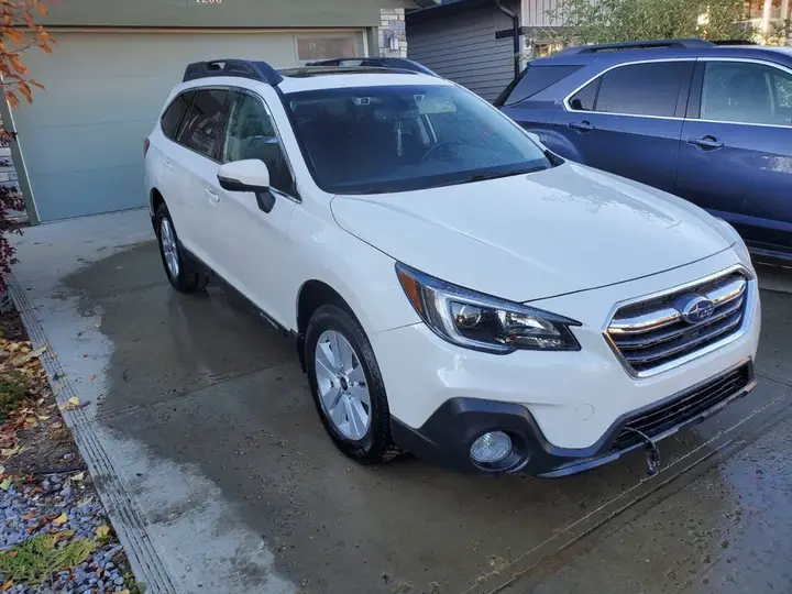 Subaru Outback 2019 photo 2