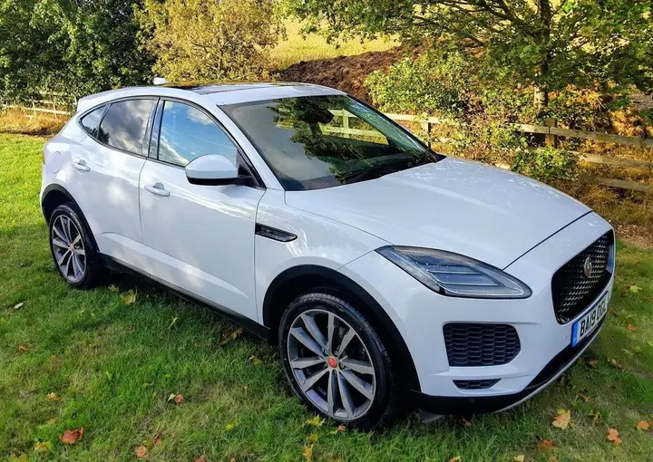 Jaguar E-Pace 2019 photo 5