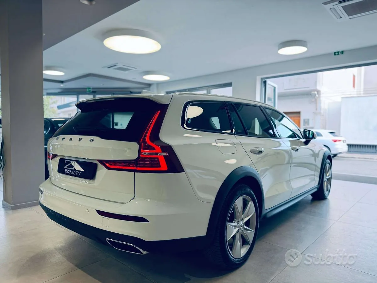 Volvo V60 2019 photo 5