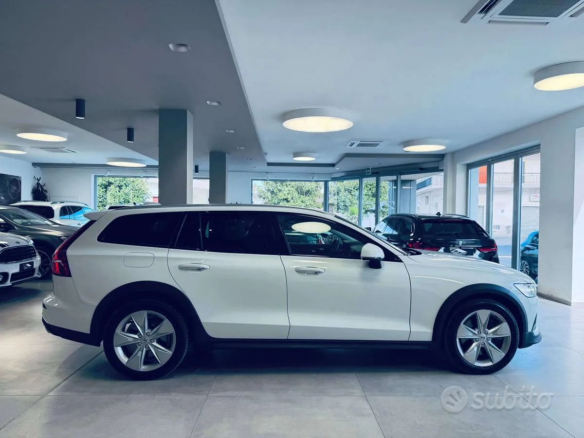 Volvo V60 2019 photo 4
