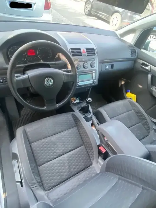 Volkswagen Touran 2007 photo 2
