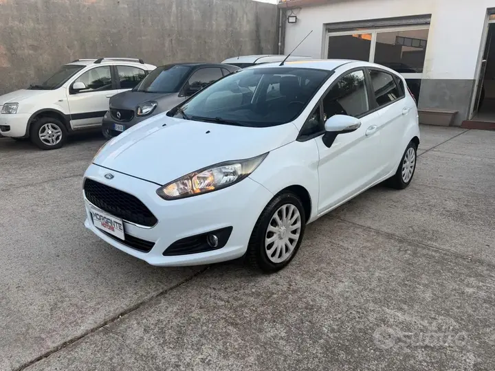 Ford Fiesta 2016 photo 2