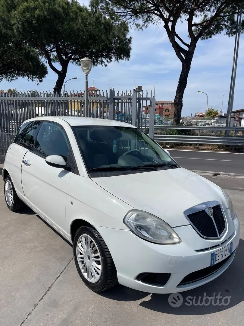 Lancia Ypsilon 2008 photo 2
