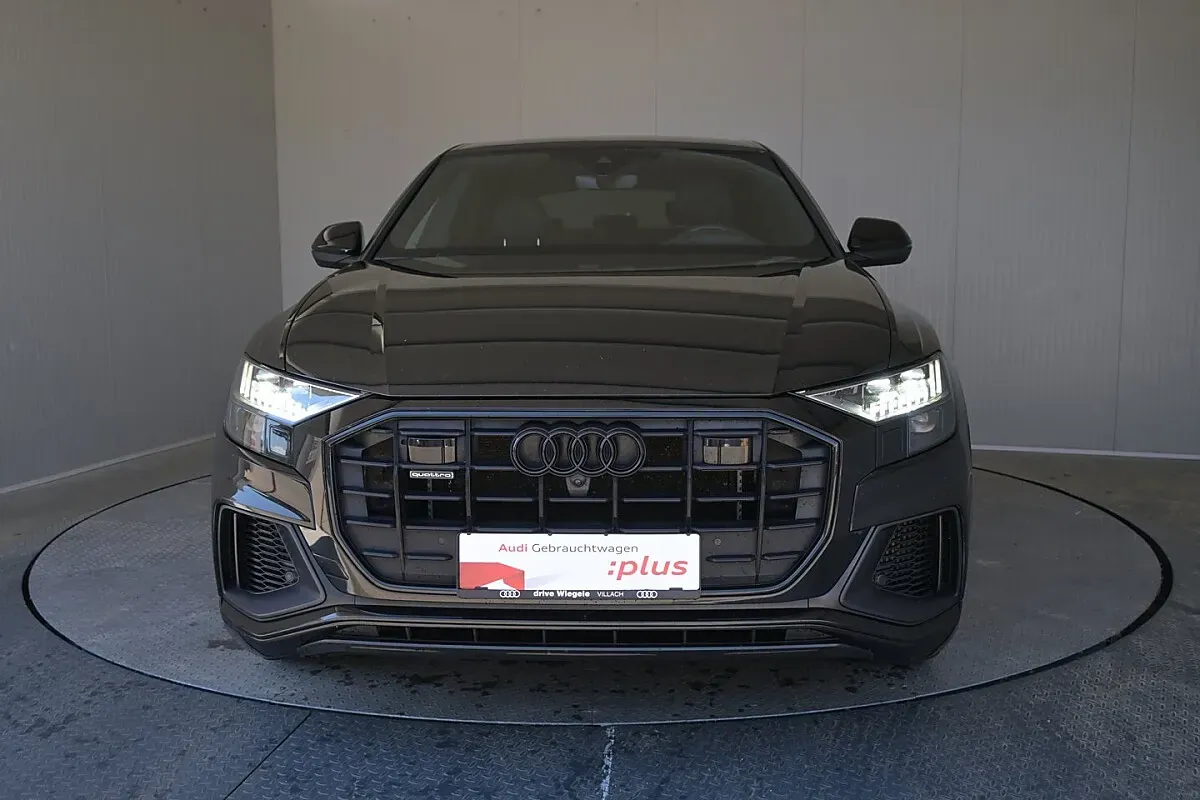 Audi Q8 2022 photo 2
