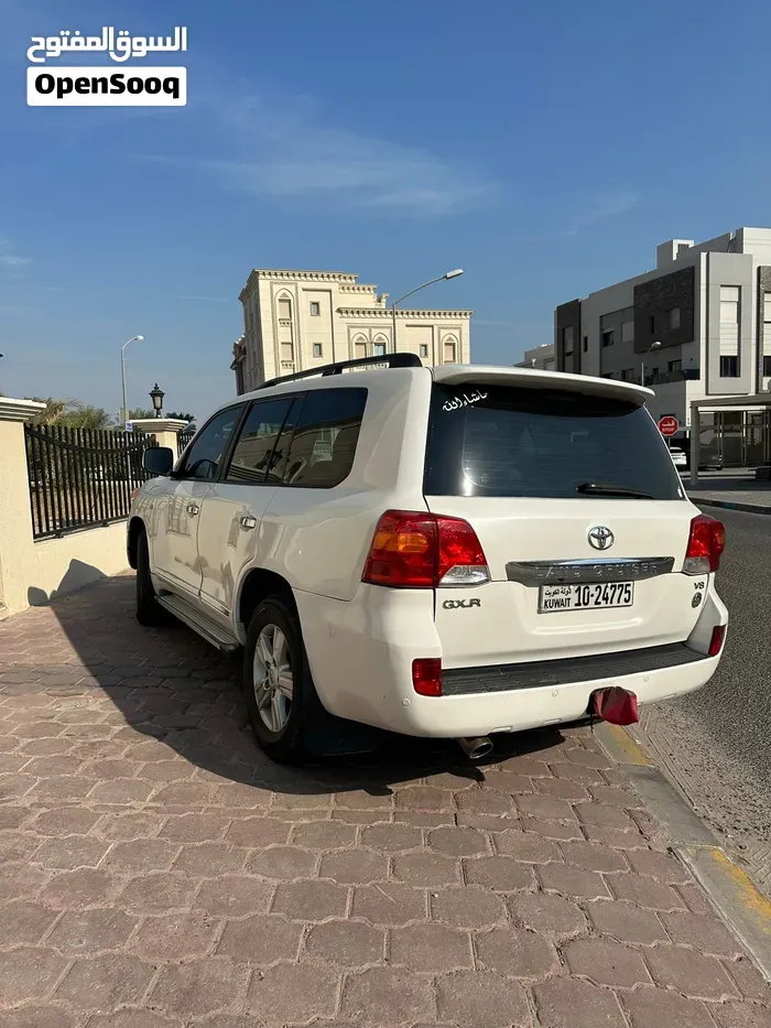Toyota Land Cruiser 2010 photo 3