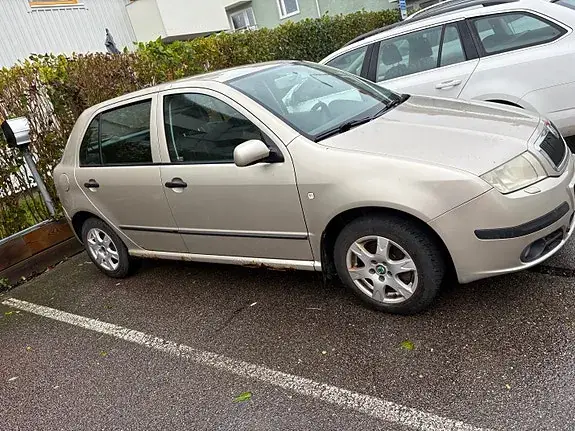 Skoda Fabia 2006 photo 2