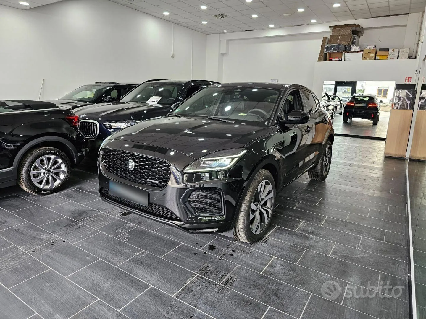 Jaguar E-Pace 2023 photo 4