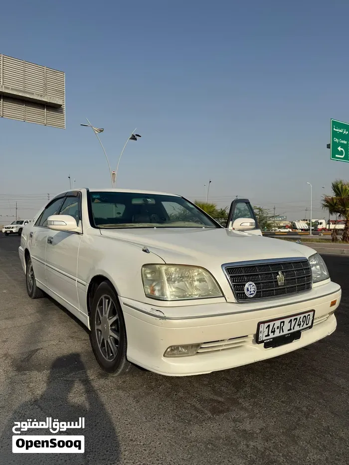 Toyota Crown 2003 photo 2