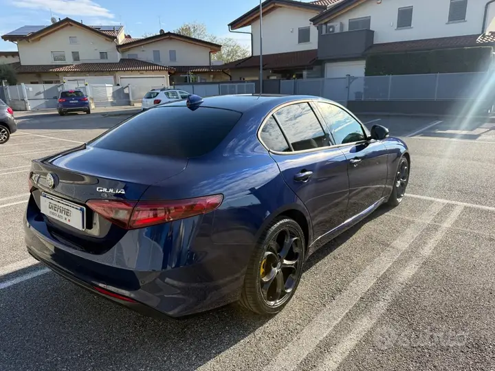 Alfa Romeo Giulia 2018 photo 3