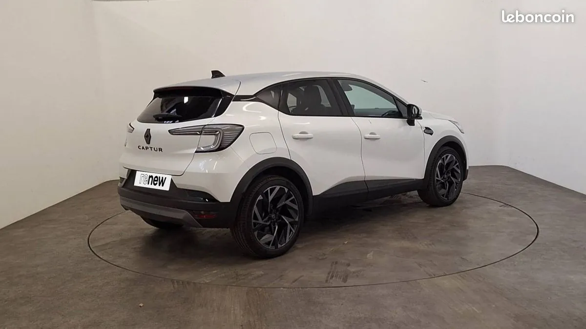 Renault Captur 2024 photo 2
