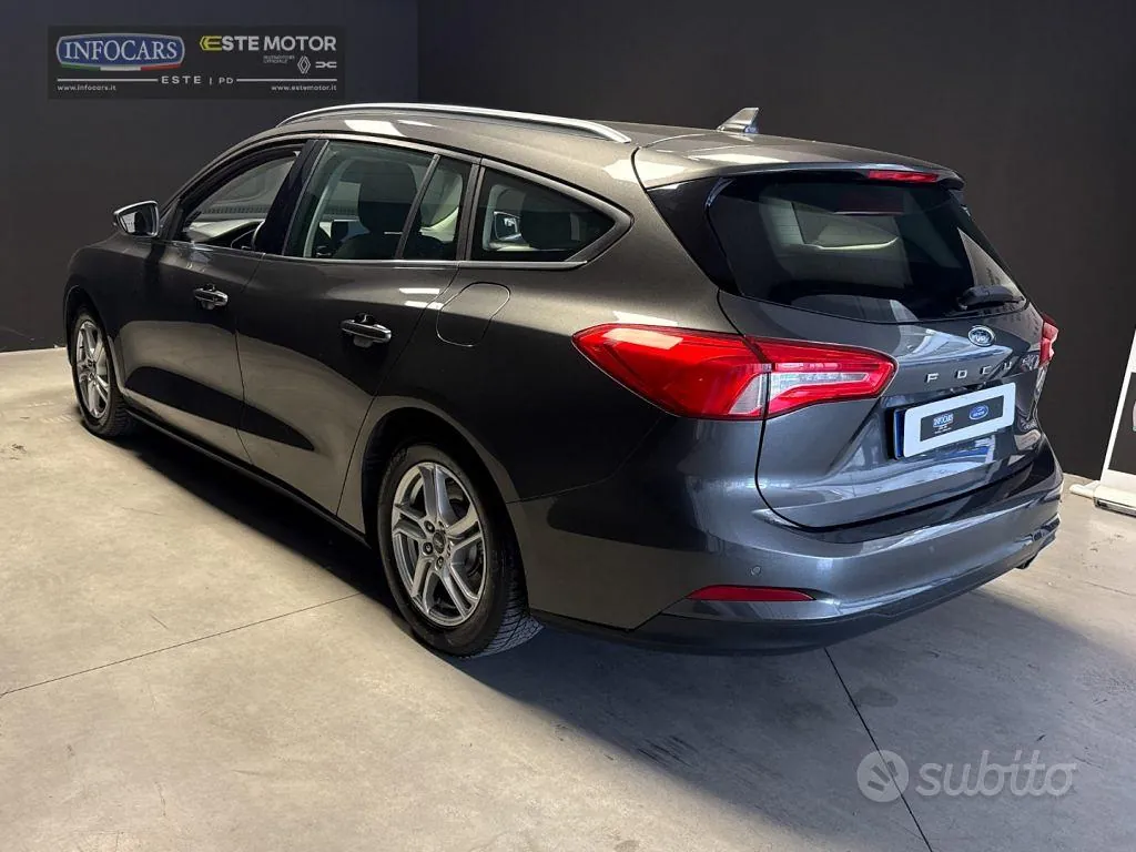 Ford Focus 2021 photo 2
