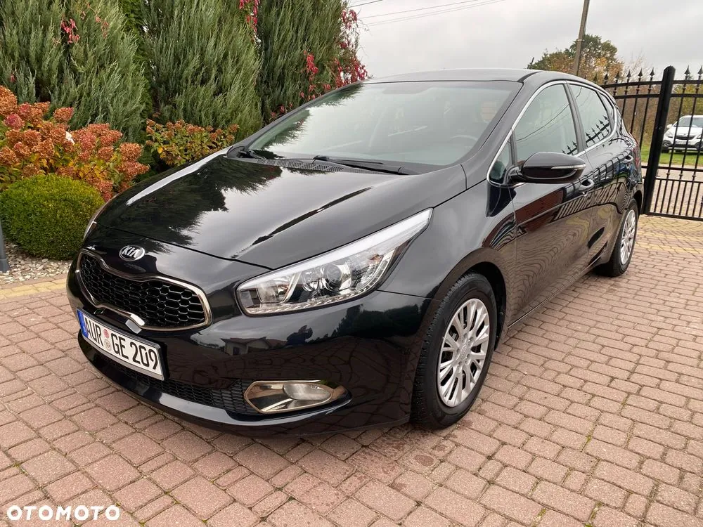 Kia Ceed 2012 photo 2