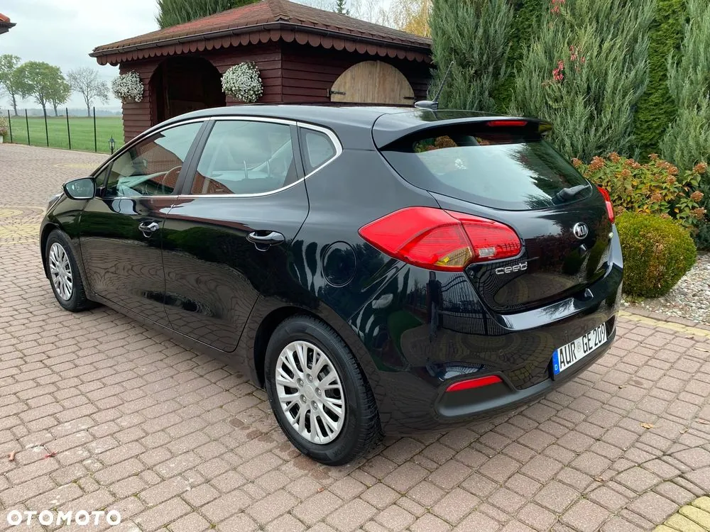 Kia Ceed 2012 photo 4
