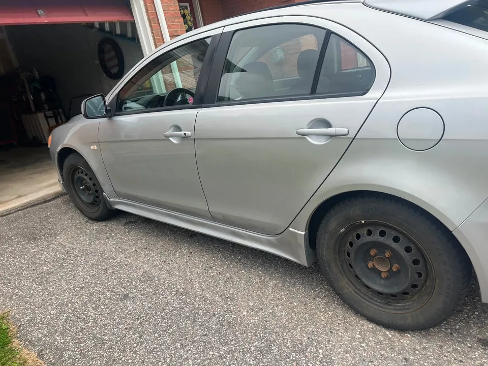 Mitsubishi Lancer 2009 photo 4