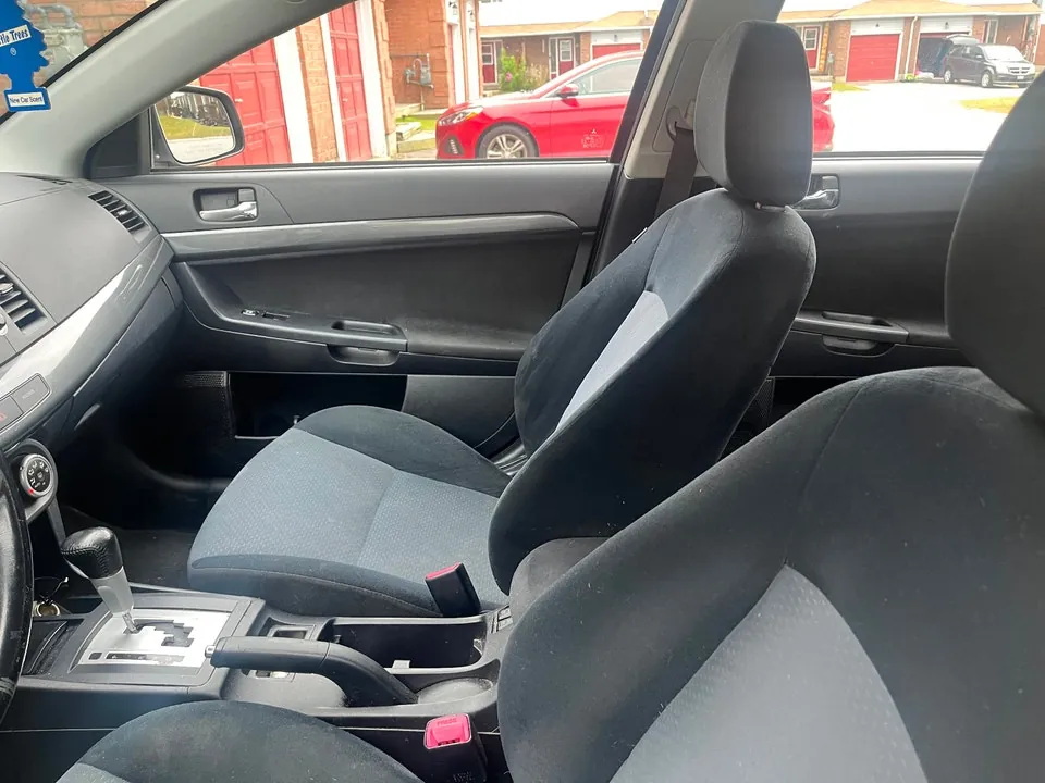 Mitsubishi Lancer 2009 photo 2