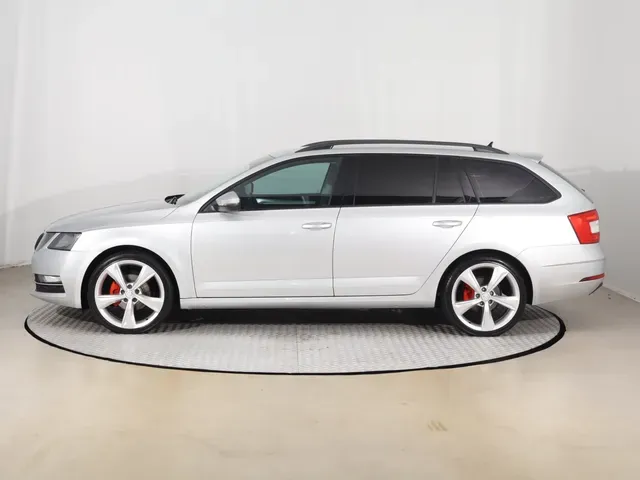 Skoda Octavia 2018 photo 2