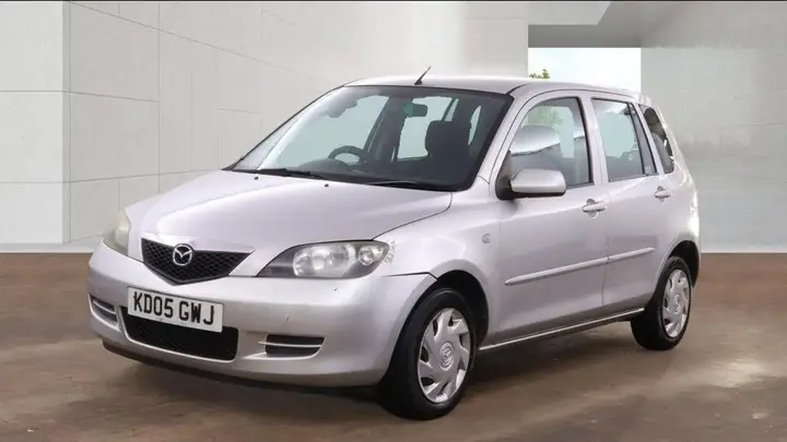 Mazda Mazda2 2005 photo 2