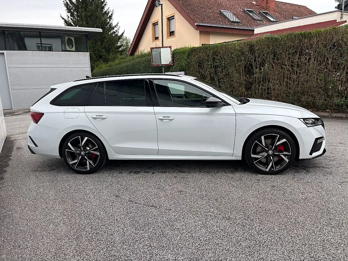 Skoda Octavia 2023 photo 3
