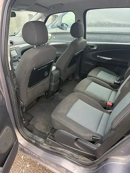 Ford Galaxy 2012 photo 3