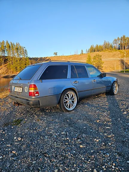 Mercedes-Benz 250 Td 1988 photo 2