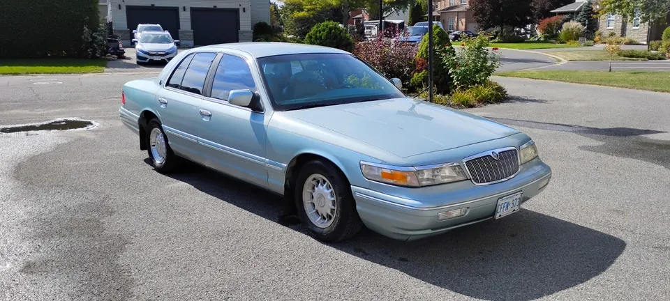 Mercury Grand Marquis 1995 photo 2